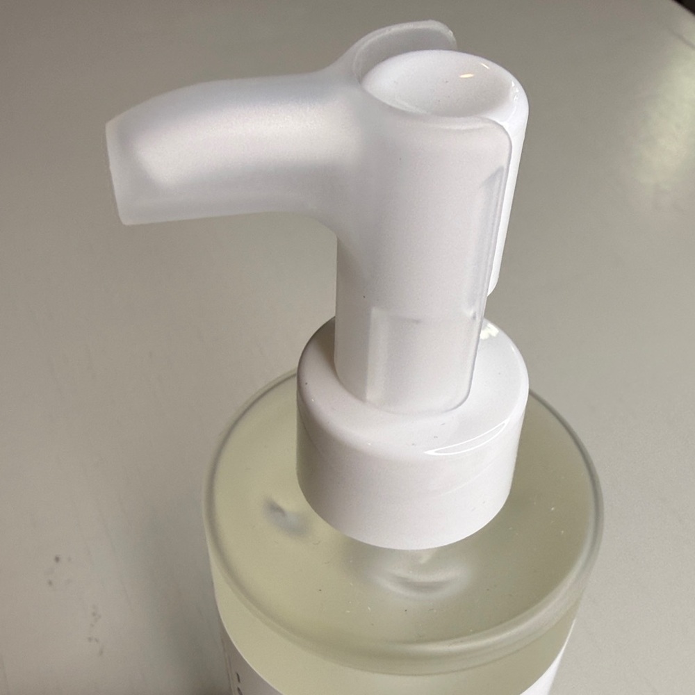 NWT Round Lab Cleansing Oil - Picture 4 of 4